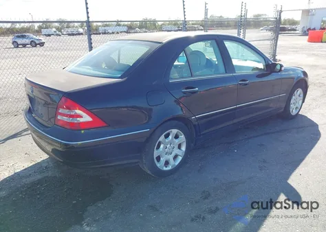 2005 Mercedes-Benz C 240 Luxury from USA, damaged, VIN WDBRF61J15A727423